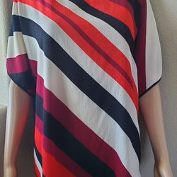 VINCE CAMUTO Black red striped shirt BLOUSE top M loose tunic Medium batwing 

Excellent condition, no visible flaws
Beautiful striped design, loose f