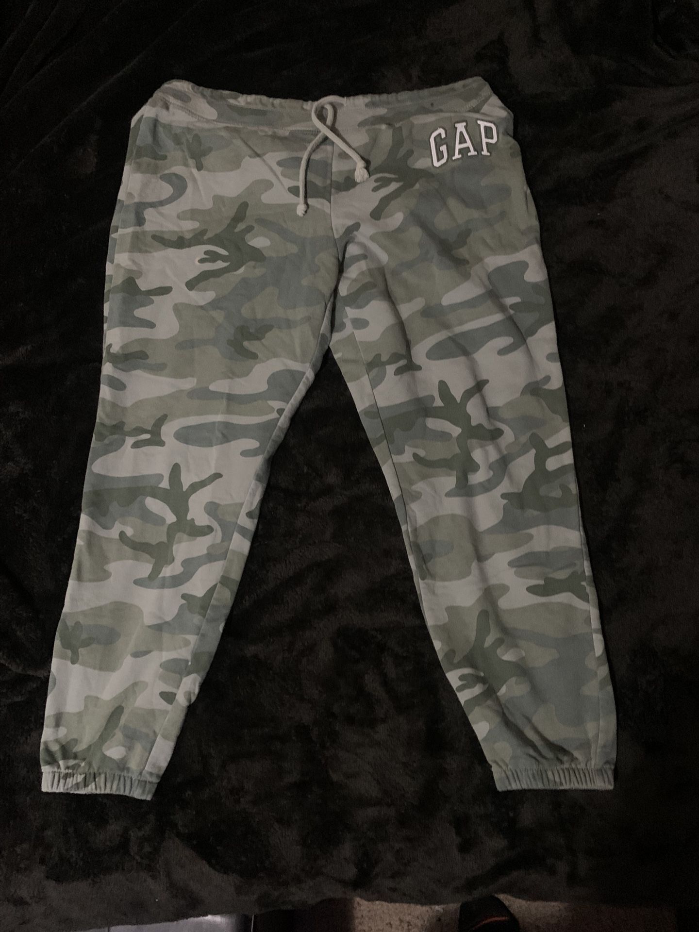 medium GAP camo jogging pants
