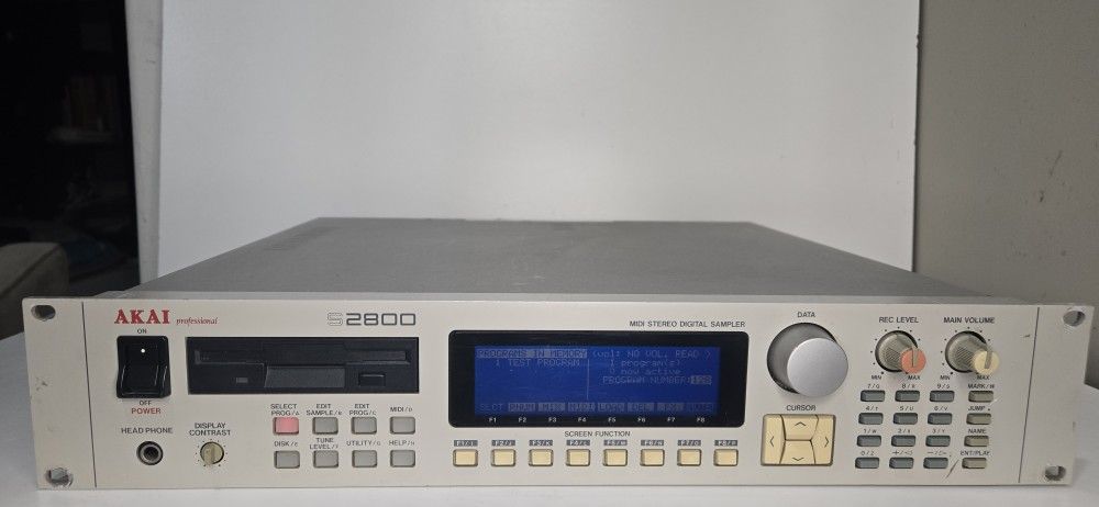 Akai S2800 Vintage Sampler ( Very Good Condition )