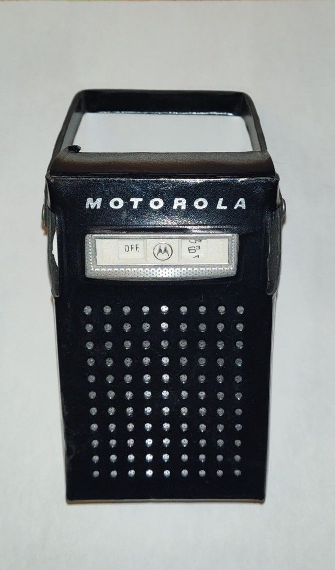 Classic Motorola 7 Transistor Radio