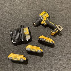 Dewalt Driver Drill 20v Max 3 Battery 1 Charger $240 All