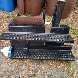 International 4700  Battery  Box With Steps