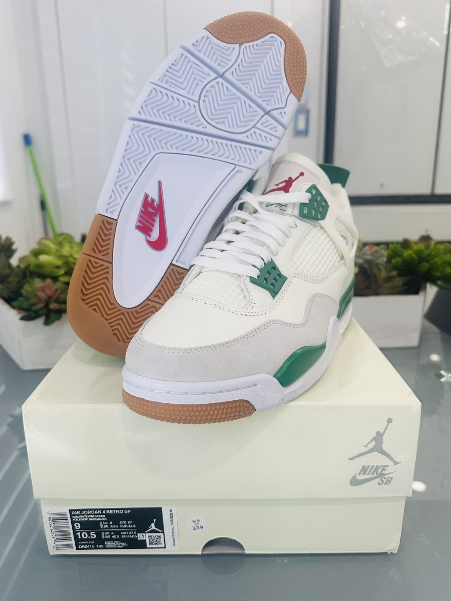 Nike Air Jordan Nike SB x Air Jordan 4 Retro SP 
