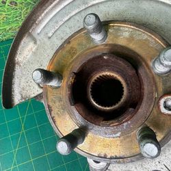 15-19 LAND ROVER DISCOVERY SPORT REAR RIGHT SIDE SPINDLE KNUCKLE & HUB OEM