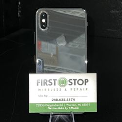 iPhone XS 64GB UNLOCKED 