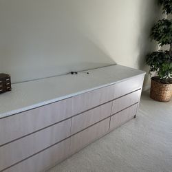 Modern Bedroom Dresser 