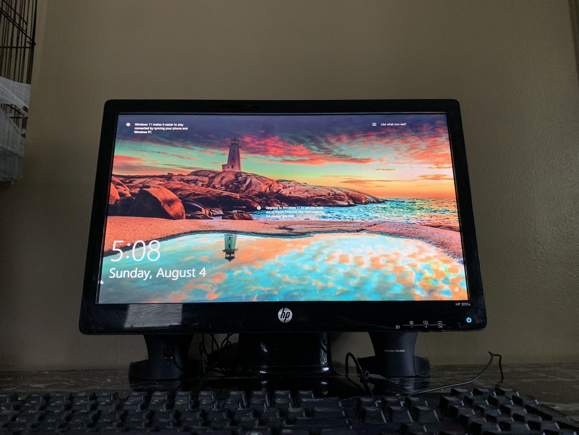 HP 2011x 30 Inch LED Monitor & Desktop PC-1254