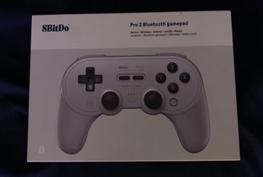 BRAND NEW/NEVER USED 8BitDo Pro 2 Bluetooth Game pad Controller - Gray