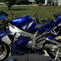 2001 Yamaha R1
