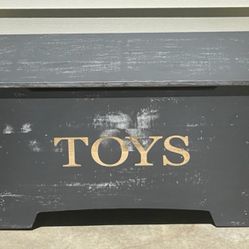 New, Firm, Solid Wood Rustic Toy Box – Vintage Gray