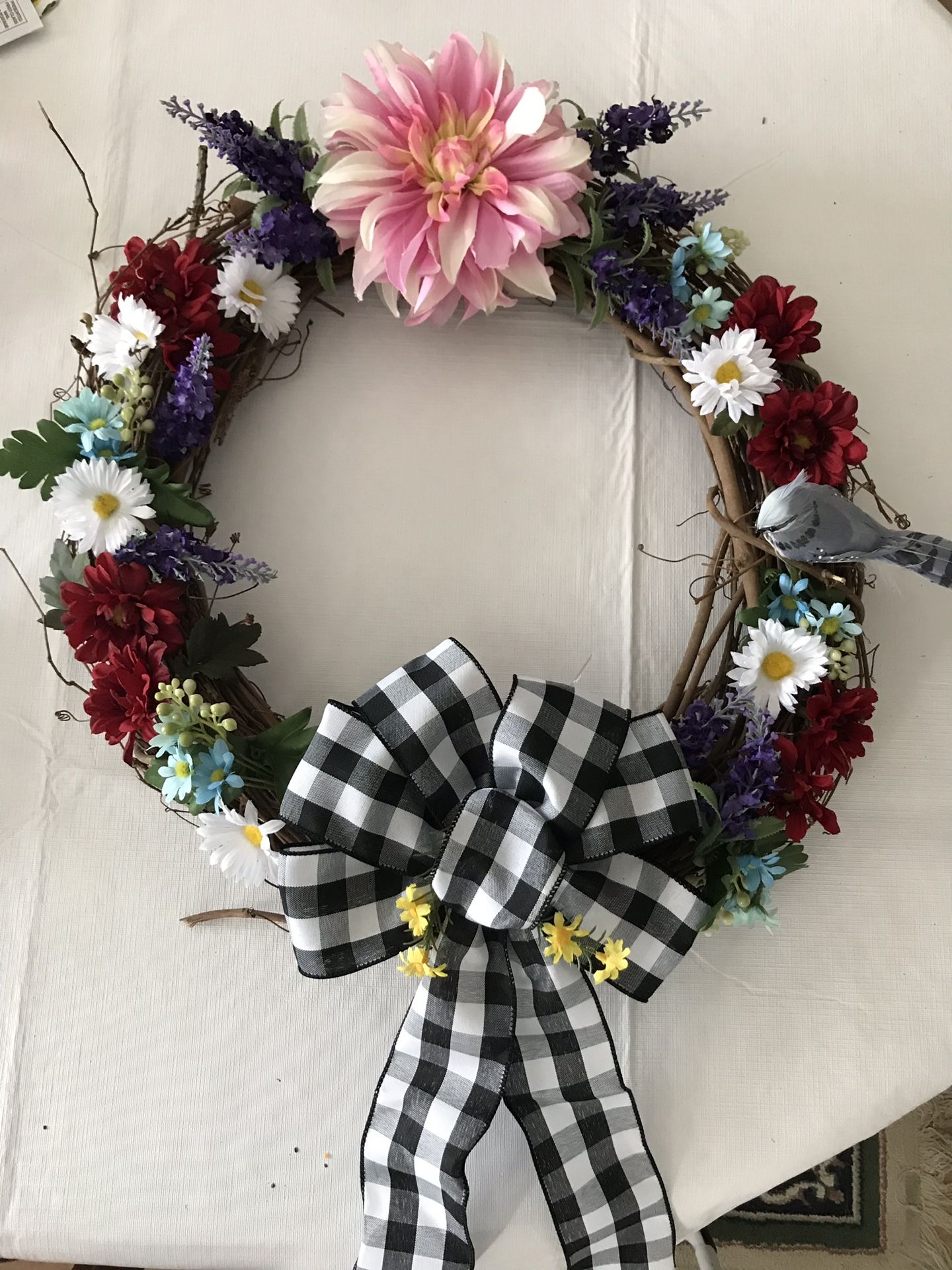 Beautiful grapevine wreath for summer