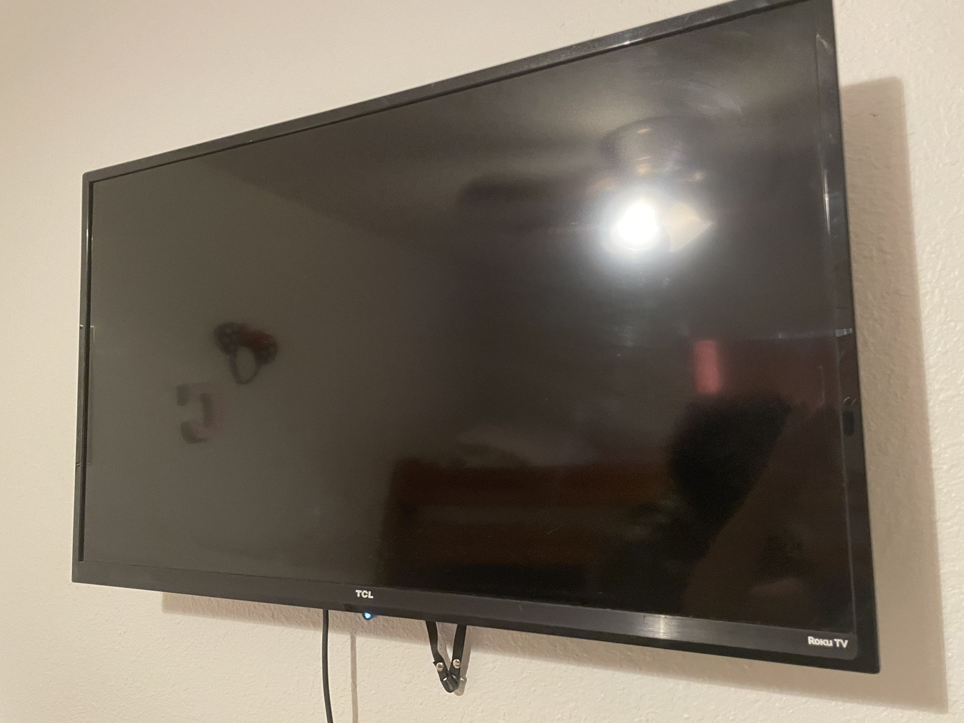 32” TCL Roku TV