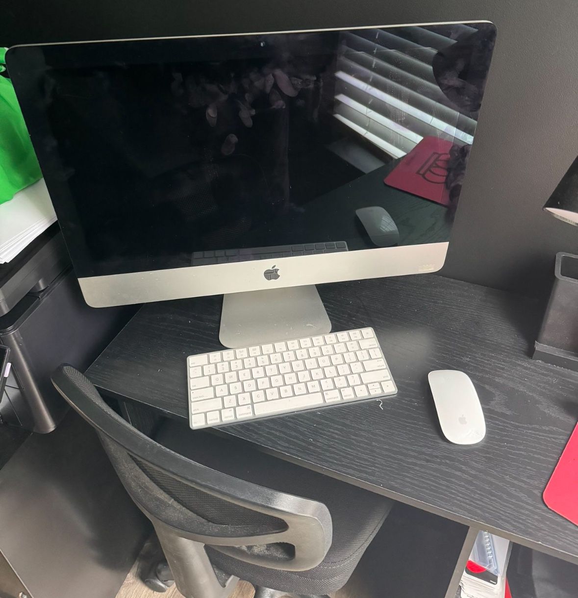 iMac With Desk And Chair