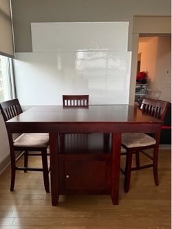Large dining table and 6 chairs