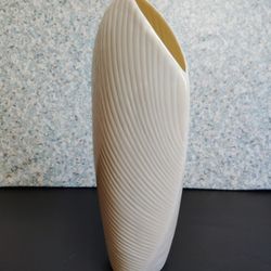 Belleek Ireland Fine Bone China Spiral Vase 9 in. - Rare