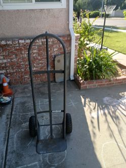 I'm Milwaukee hand truck dolly