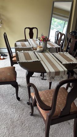 Ethan Allen 6 pc Dining set with extended leaves