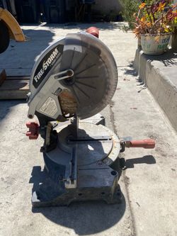 Compound miter saw