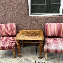 Two chairs + table, selling at a low price of 25💲.