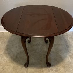 Kincaid Furniture Solid Oak drop leaf table