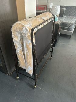 Twin  size rollaway bed 39”