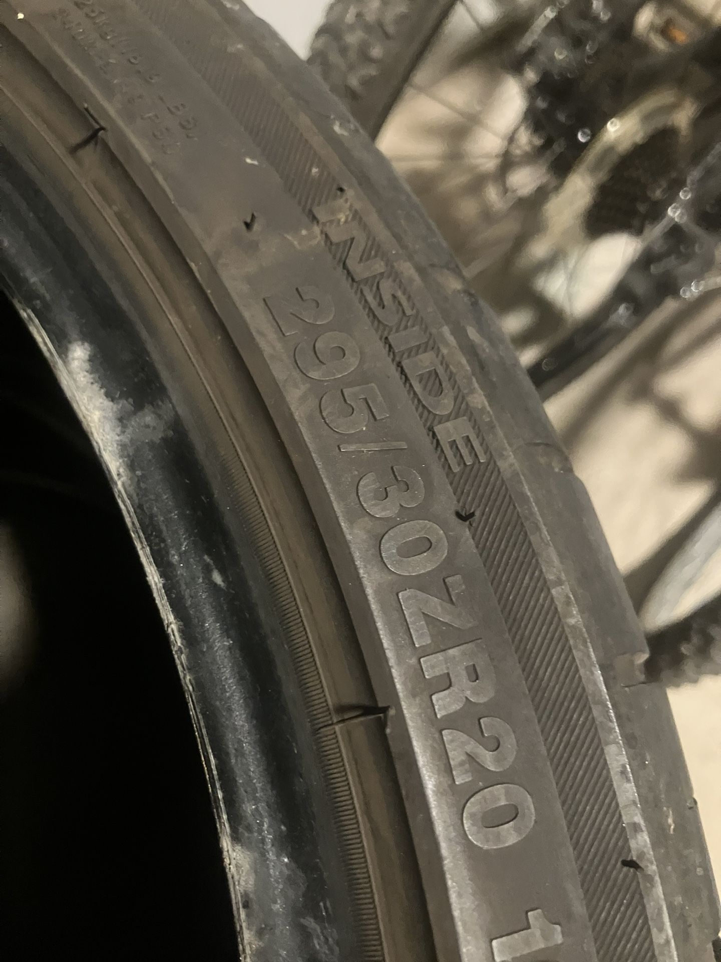 295/30/20 Almost New