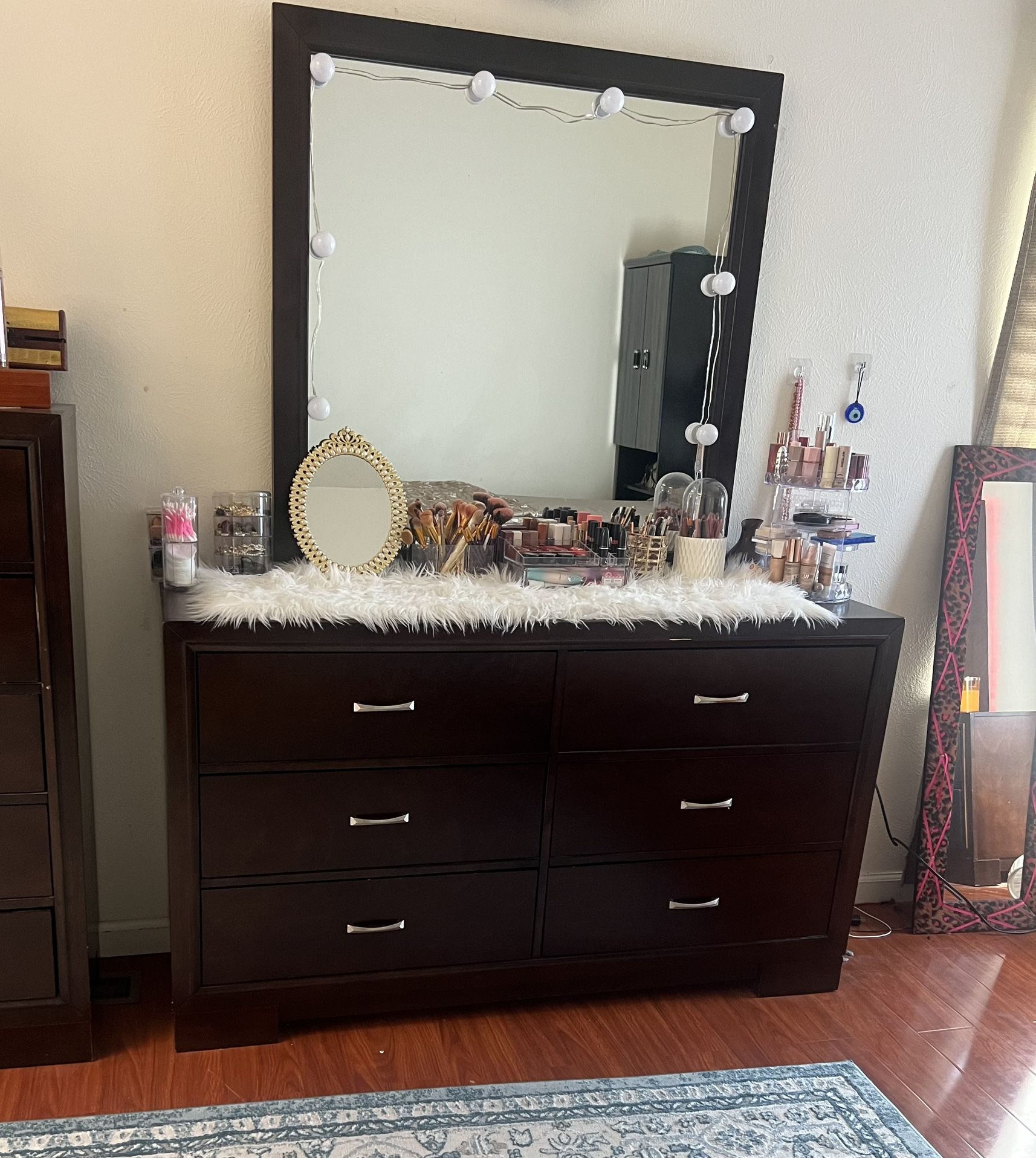 Queen Bedroom Set