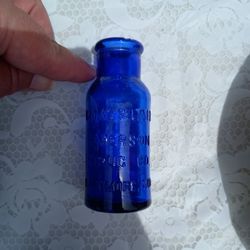 Vintage Cobalt Blue Bromo Seltzer Emerson Drug Co Embossed Lettering Bottle