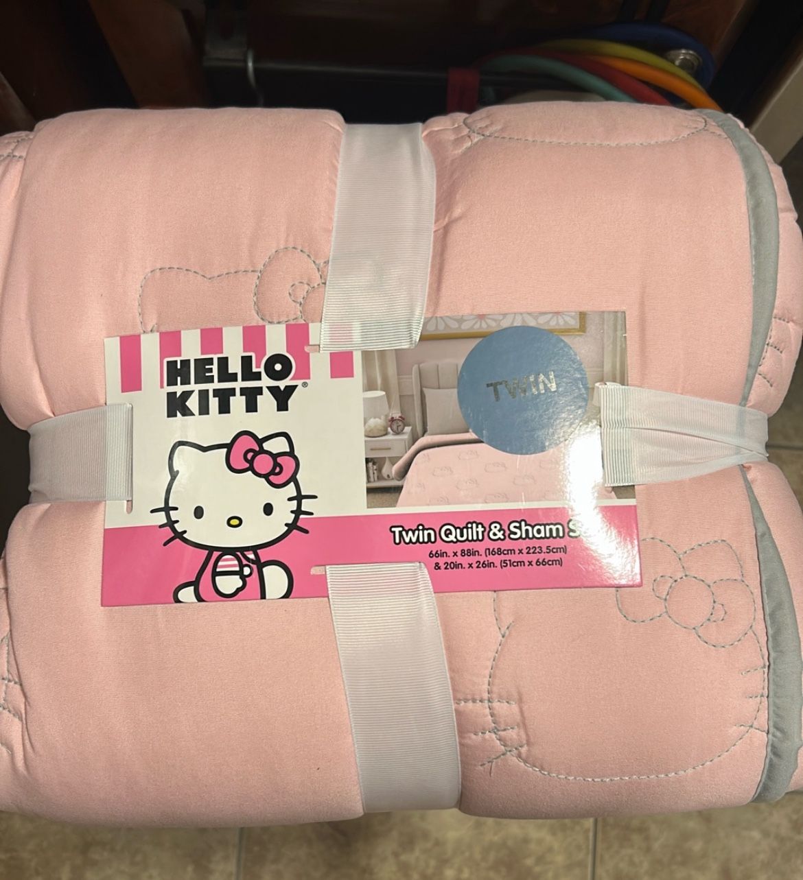 Hello Kitty Twin Quilt Set