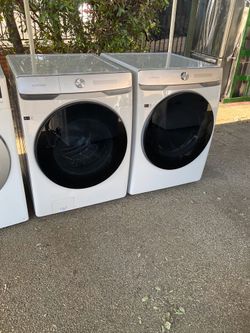 Set washer and dryer electric 220 volts