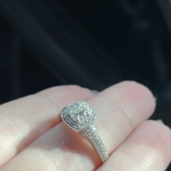 Vera Wang Diamond Engagement Ring