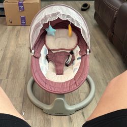 Teayingde Swinging Baby chair with Covering $40
