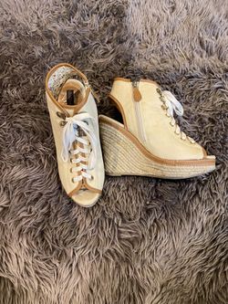 Dollhouse wedges size 8