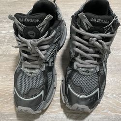 Balenciaga runners size 10 EUR 43
