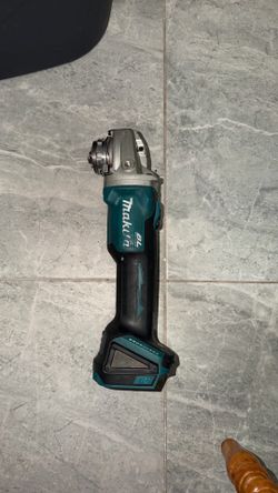 Makita grinder (x-lock) 4 1/2 inch