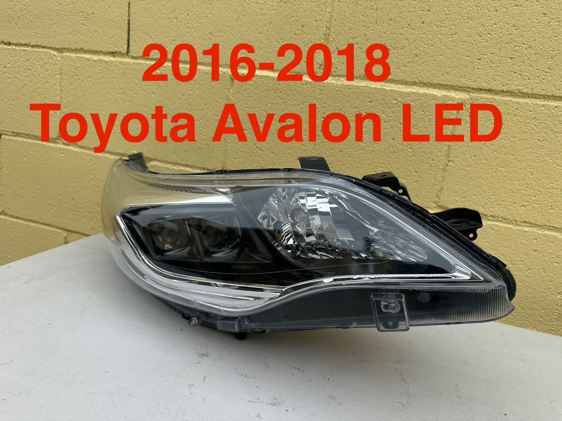 2016-2018 Toyota Avalon Headlight