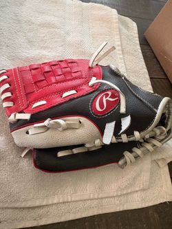 Nice baseball glove for young left handed thrower
