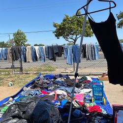 Yard Sale!! Everything 1, 2$$