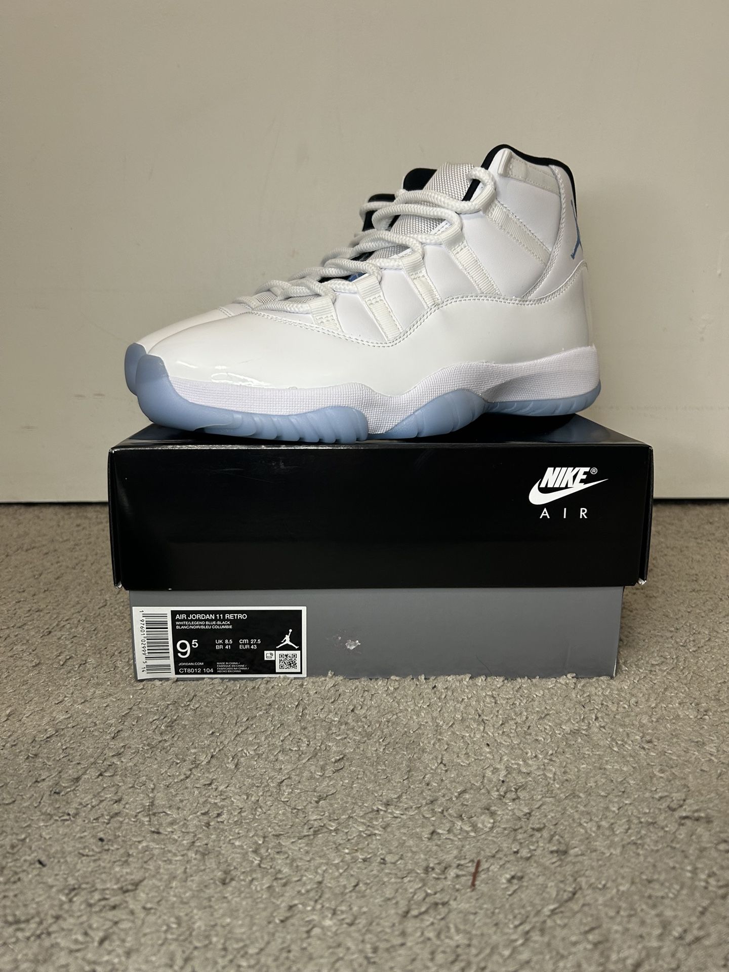 DS JORDAN 11 LEGEND BLUE SIZE 9.5