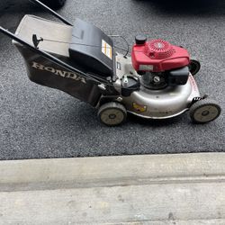 Self Propelled Honda Mower