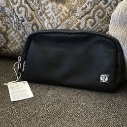 lululemon belt bag 