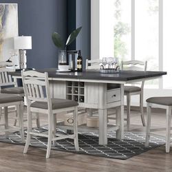 Dining Set   Brand New Dining Set. 7pc Dining Set  New In A Box  1 Table  6 Chairs 