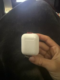 AIRPODS