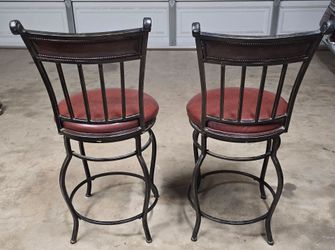 Two swivel, barstals.