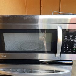 Overhead Microwave in (Good Condition)