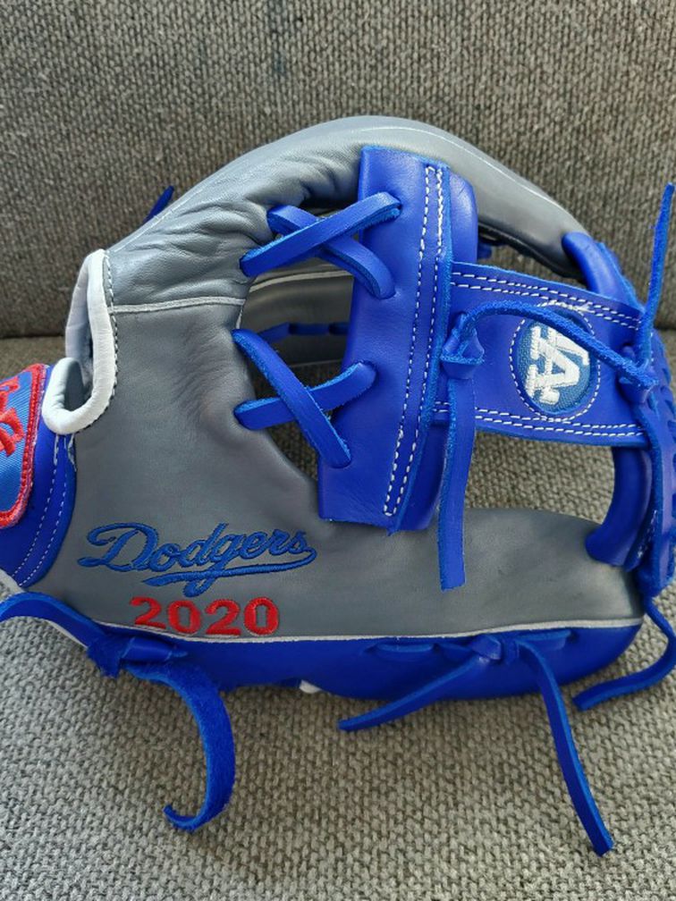 Los Angeles Dodgers Baseball Glove 2020