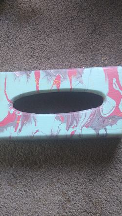 Acrylic Poured tissue box holder