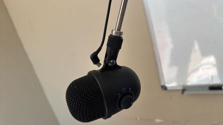 Desk microphone and stand