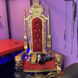 Red throne Chair 