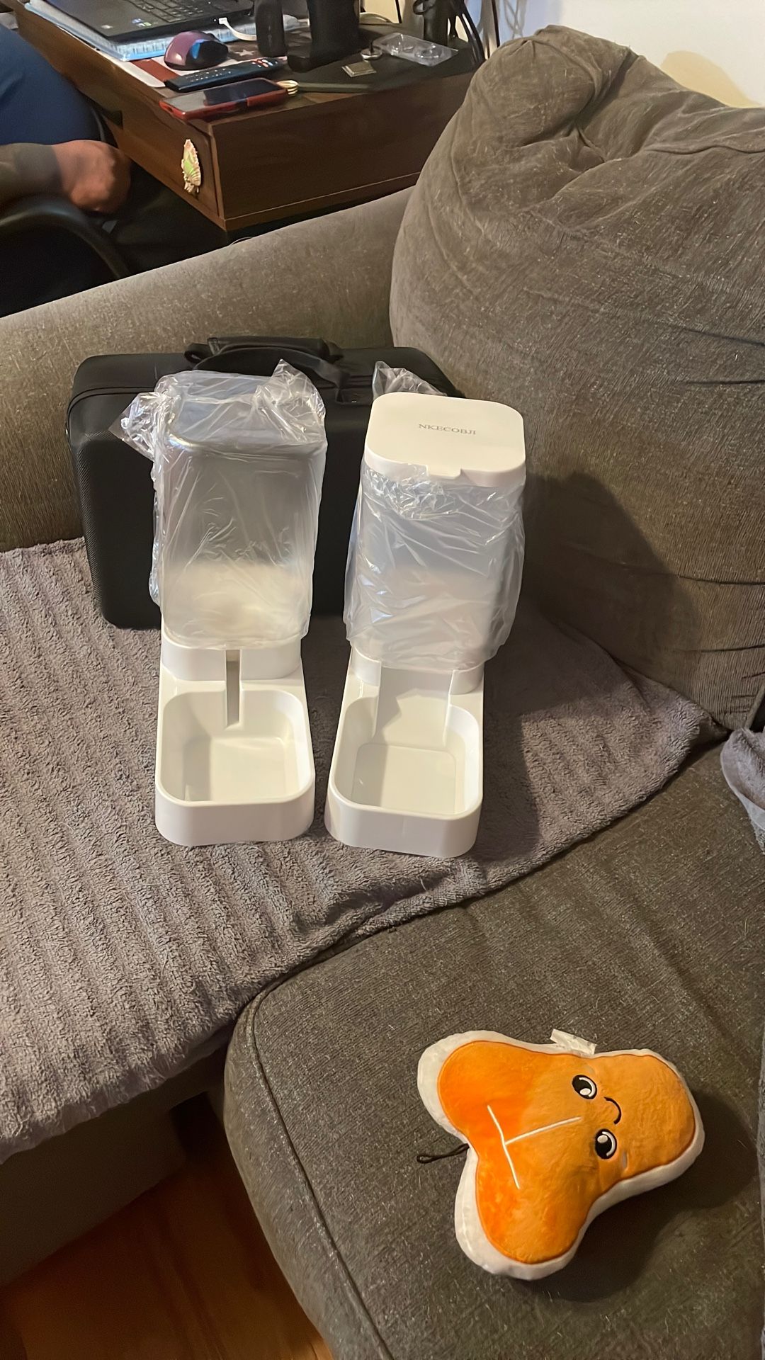 Water And Food Dispenser Set For Small To Medium Dog